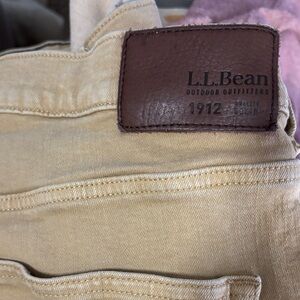 L.L. Bean Khaki Trousers with 1912 Beanflex